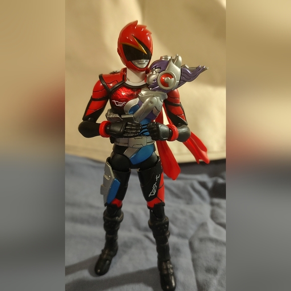 Bandai S.H. Figuarts Akiba Ranger Action Figure - Picture 1 of 2